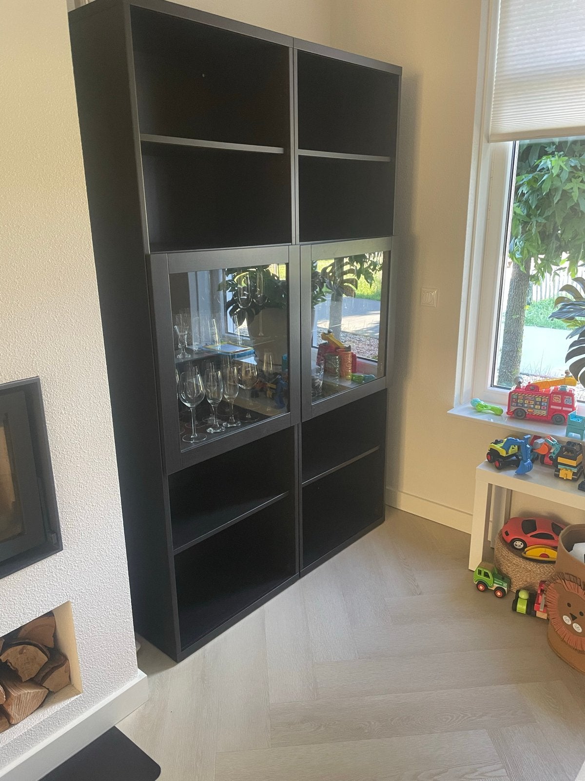 2 IKEA Besta Kasten met 2 Glazen Deuren - zwartbruin, Huis en Inrichting, Kasten | Vitrinekasten, Ophalen, 200 cm of meer, 50 tot 100 cm