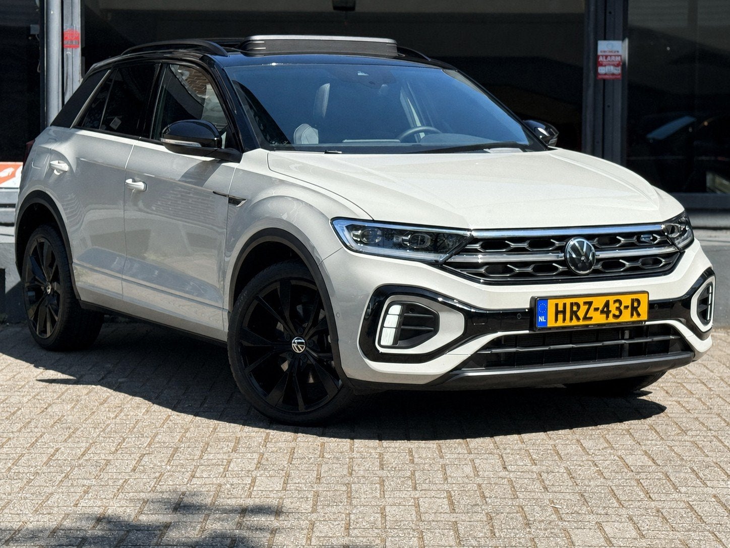 Volkswagen T-Roc 1.5 TSI 2024 R-line Black style Panoramadak