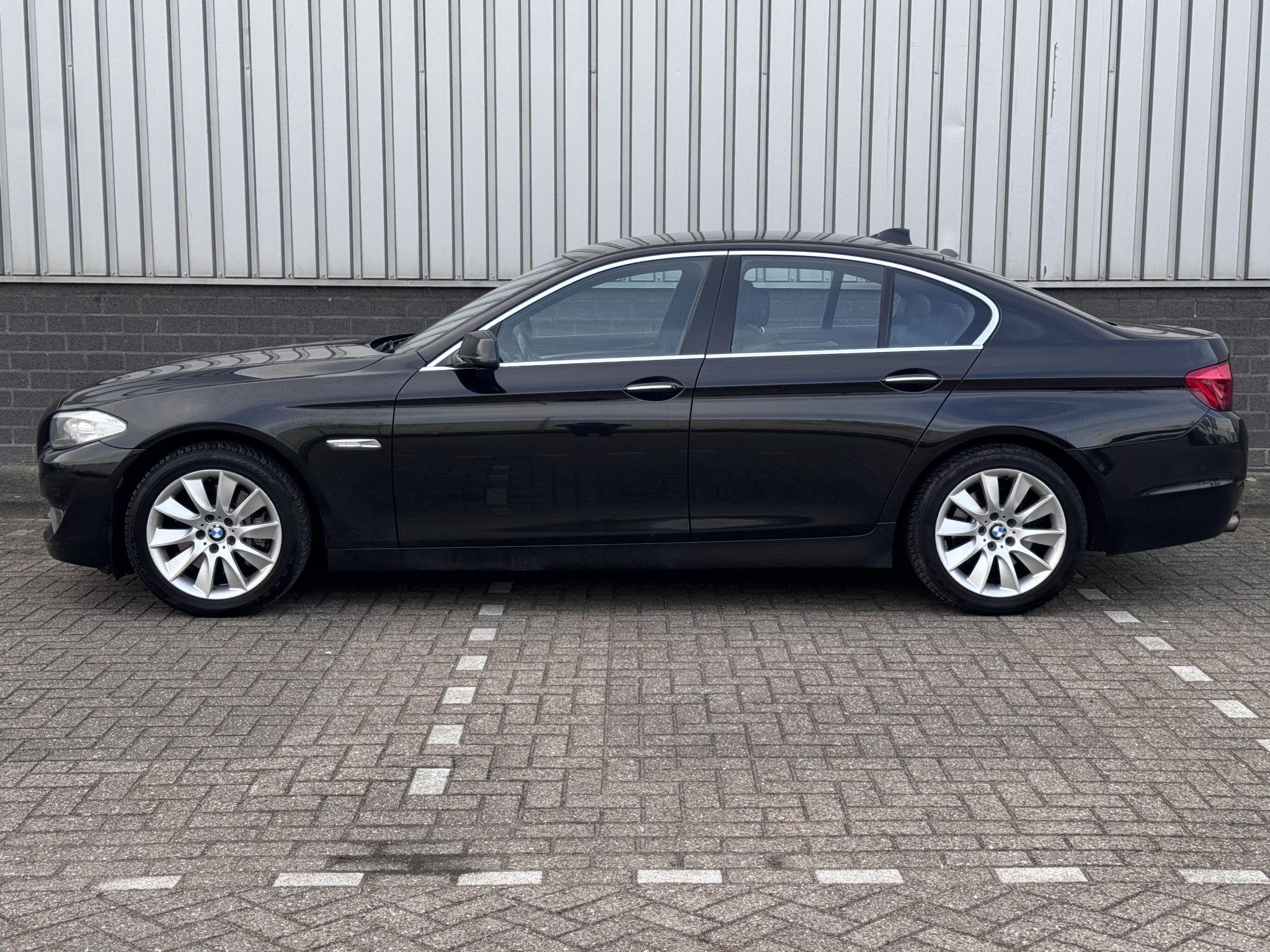 BMW 5-serie 525d High Executive €7995 export EU, Auto's, Euro 5, Achterwielaandrijving, Zwart, 4 cilinders