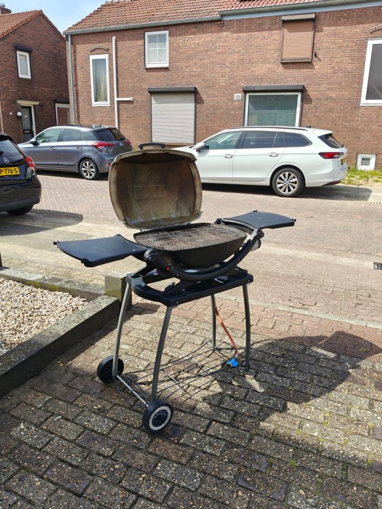 Weber Q200 gas BBQ met 3 gasflessen en onderstel, Tuin en Terras, Gasbarbecues, Ophalen of Verzenden, Gebruikt, Weber