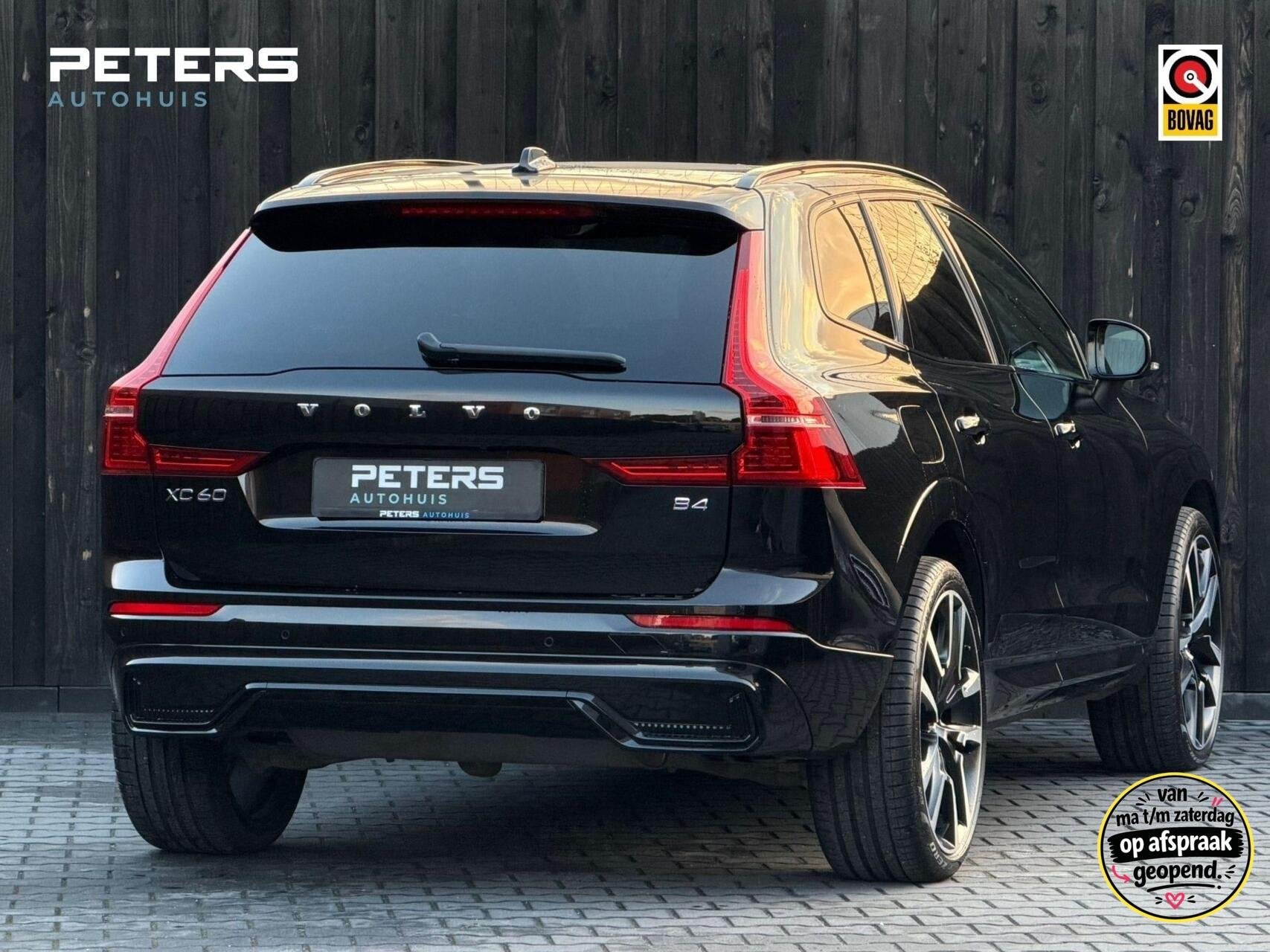 Volvo XC60 2.0 B4 Plus Dark| Facelift| Trekhaak| vol opties|, 12 maanden, 4 cilinders, Automatische klimaatregeling, 14 km/l