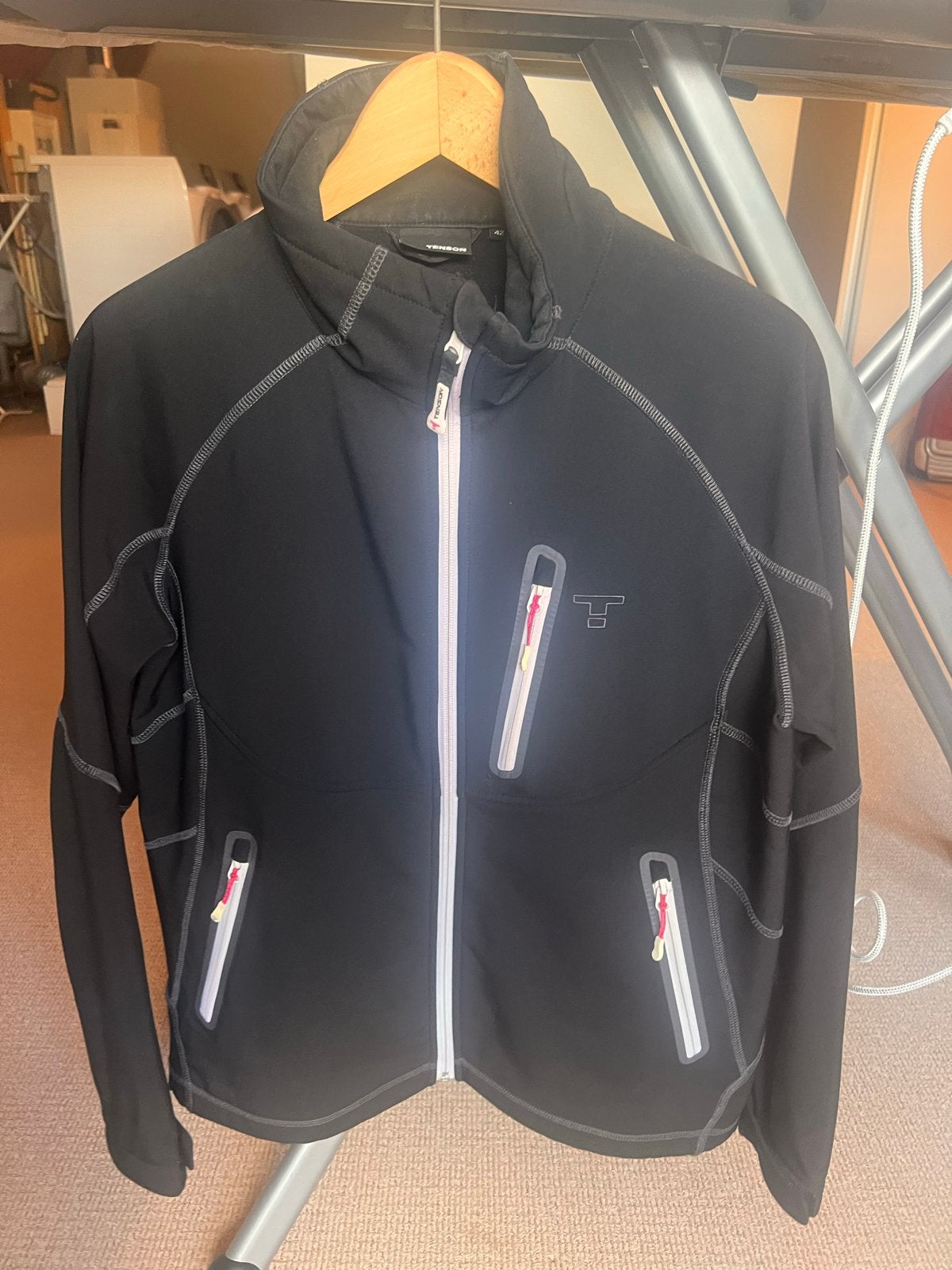Tenson Softshell Jas Zwart Maat 42, Ophalen of Verzenden, Zo goed als nieuw, Maat 42/44 (L), Zwart