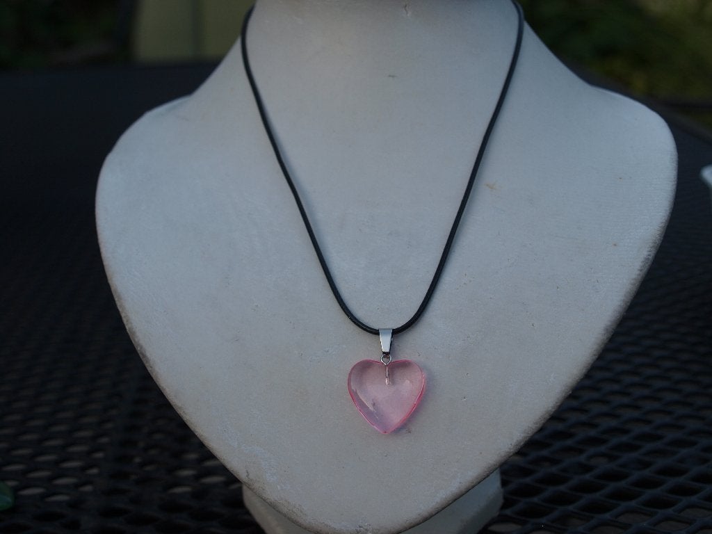 zwarte ketting met roze hartje 20x20mm,, Ophalen of Verzenden, Nieuw, Roze, Overige materialen