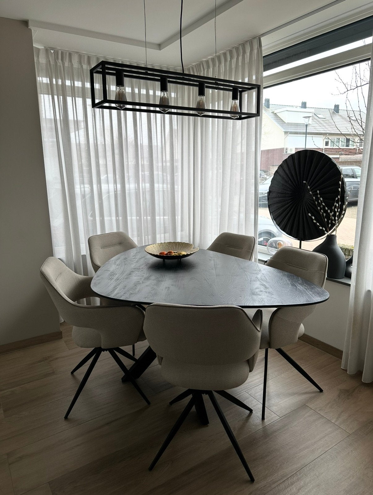 Eettafel kiezelvorm, Ophalen, 50 tot 100 cm, Zo goed als nieuw, 150 tot 200 cm