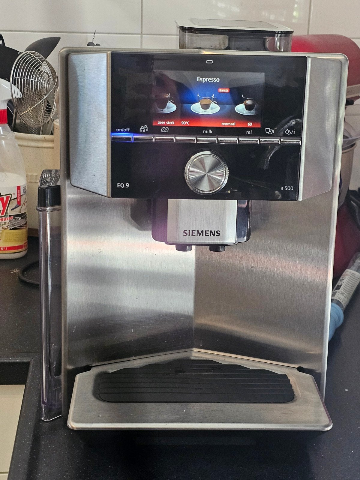 Siemens EQ.9 S500 koffiemachine met nieuwe zetgroep, 10 kopjes of meer, Koffiemachine, Zo goed als nieuw, Afneembaar waterreservoir