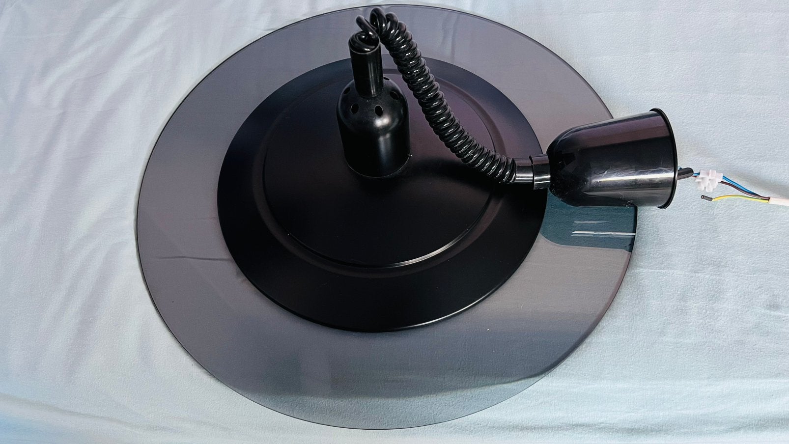 Moderne hanglamp met glazen plaat en halogeenlamp., Ophalen, Zo goed als nieuw, Glas, Minder dan 50 cm