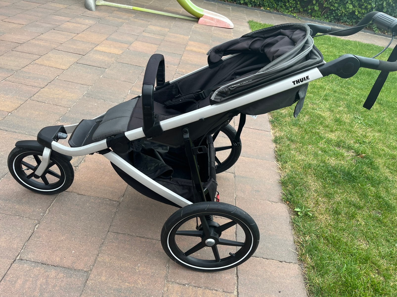 Thule Urban Glide 2 te koop, Verstelbare duwstang, Zo goed als nieuw, Ophalen, Kinderwagen