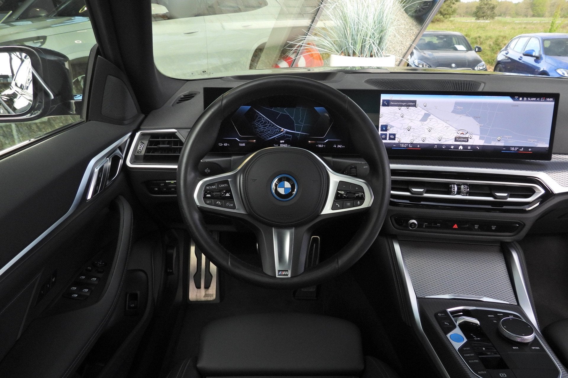 BMW i4 eDrive35 High Executive M Sport / Achteruitrijcamera, Auto's, Dealer onderhouden, Achterwielaandrijving, Gebruikt, Zwart