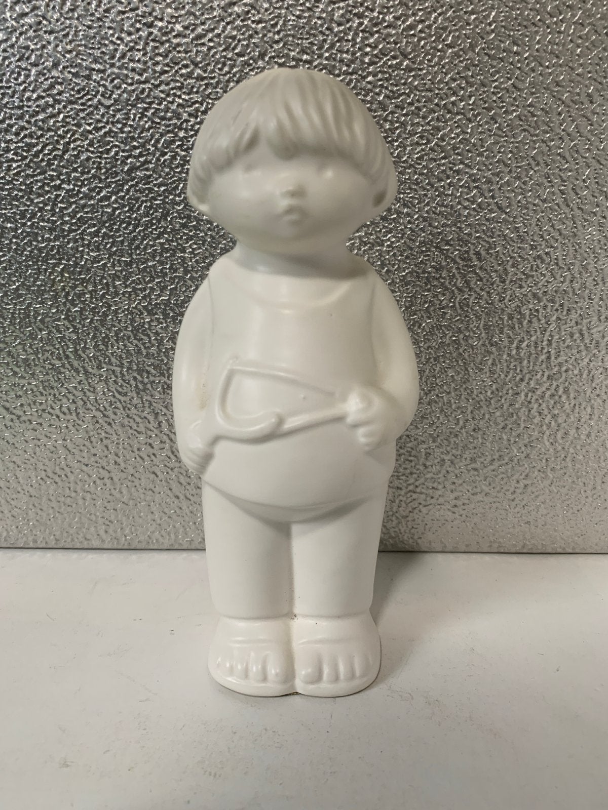 Vintage Wit Keramiek Beeldje Marbella 18cm Jongen katapult