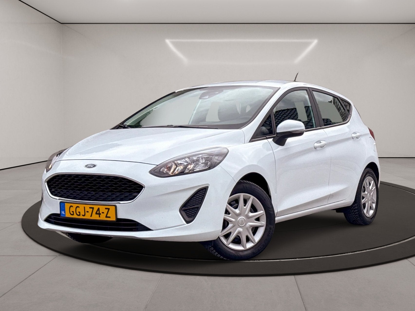 Ford Fiesta 1.1 * NIEUWE APK * PARKEERSENSOREN * CAR PLAY *, Voorwielaandrijving, Stof, Gebruikt, Wit