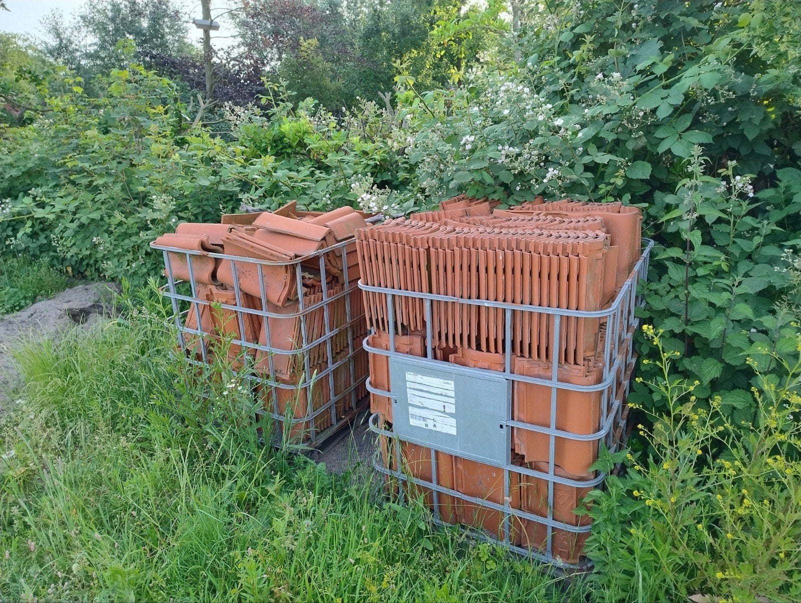 Monier 6 dakpannen, Doe-het-zelf en Verbouw, Dakpannen en Dakbedekking, Ophalen, Steen of Klei, 15 m² of meer, Dakpannen
