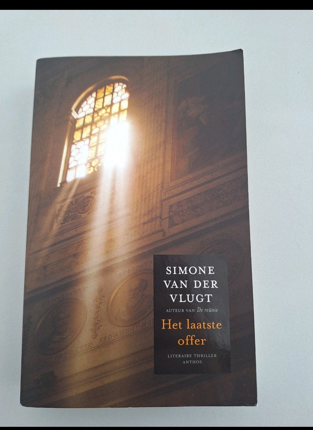 Simone van der Vlugt het laatste offer, Ophalen of Verzenden, Zo goed als nieuw, Simone van der Vlugt