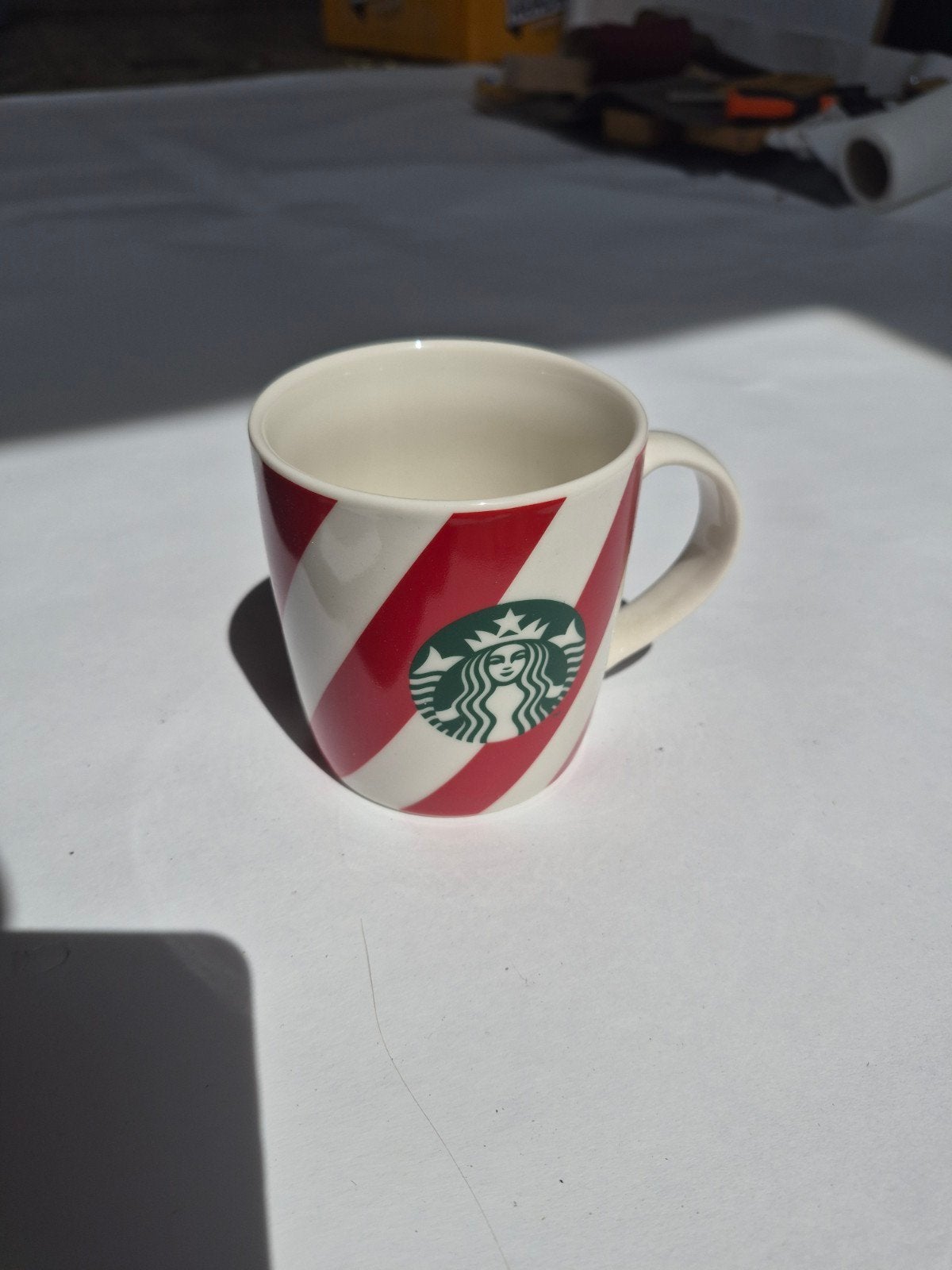 Starbucks mok rood-wit gestreept, Ophalen of Verzenden, Zo goed als nieuw