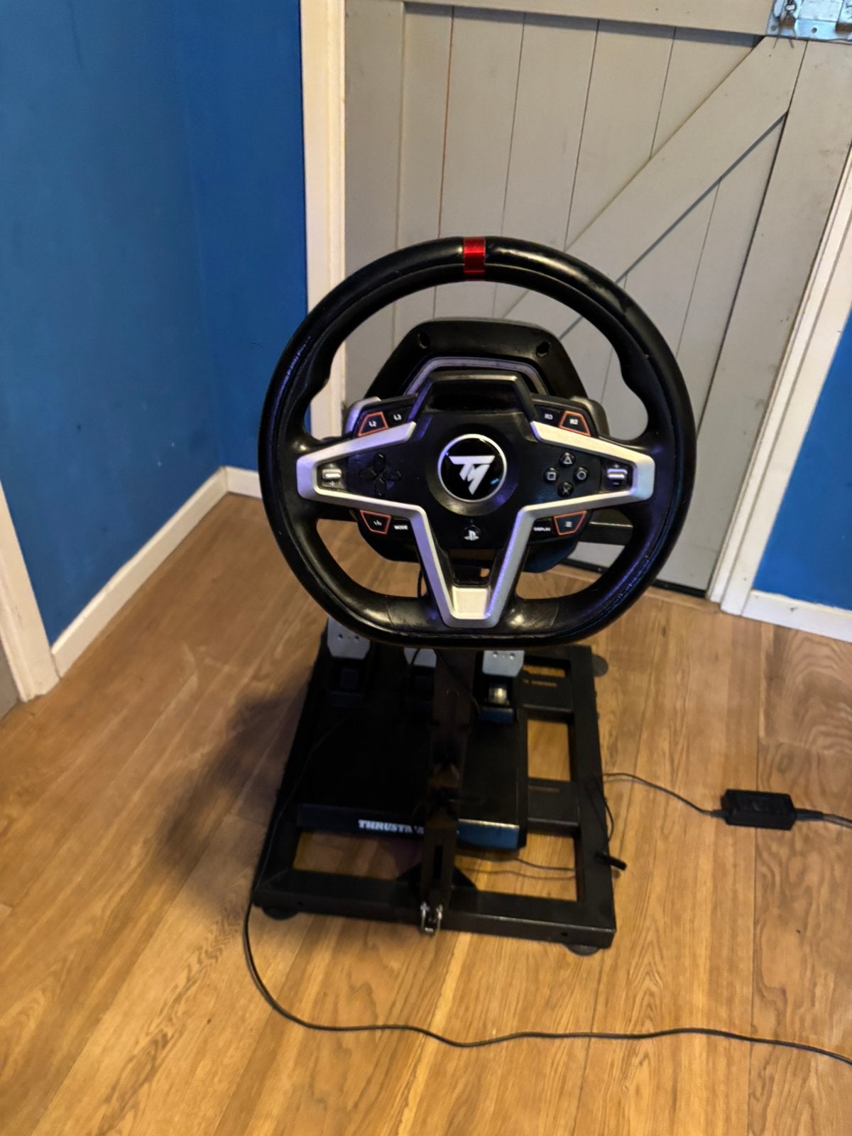 Thrustmaster T248 Race Stuur + Pedalen + Standaard, Spelcomputers en Games, Spelcomputers | Sony PlayStation Consoles | Accessoires