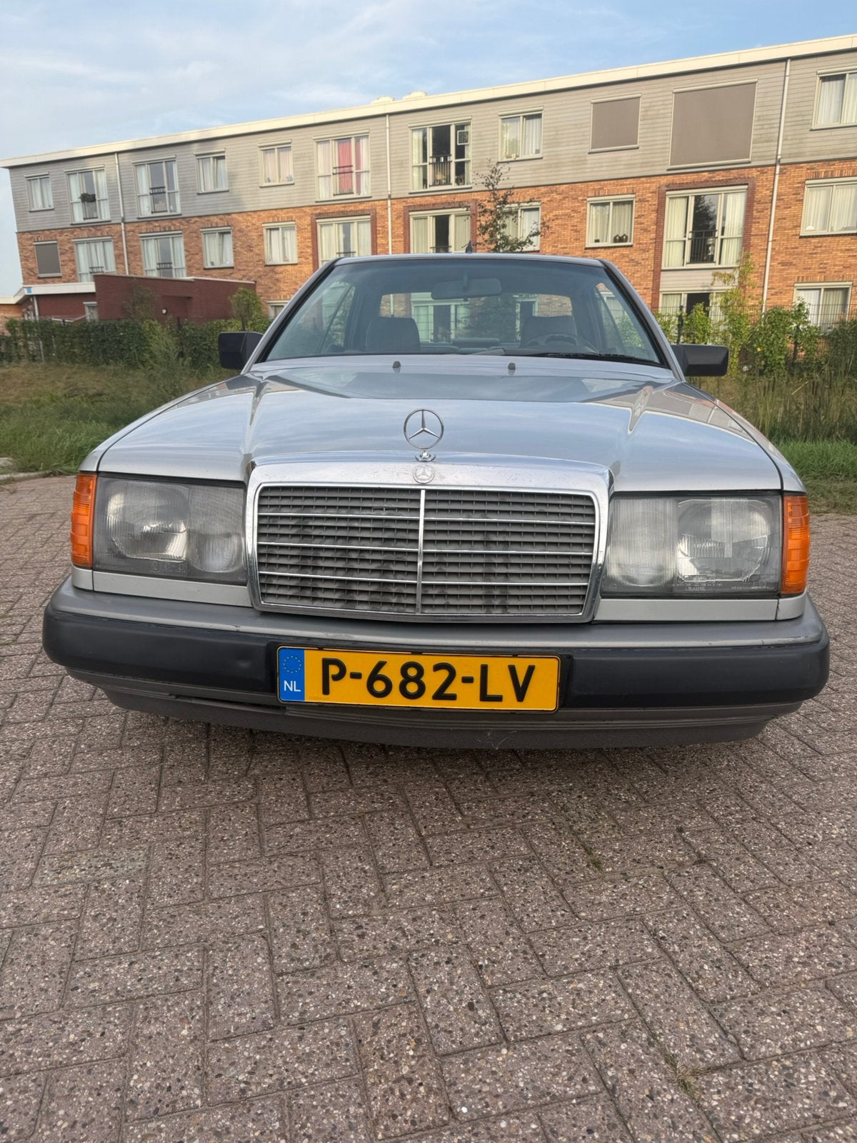 W124 Mercedes 300 CE 1987, foto 3