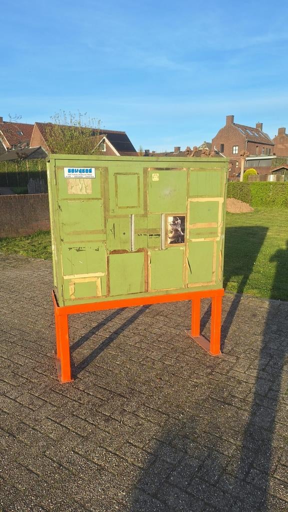 Vintage Groene Werkplaatskast op Oranje Onderstel, Ophalen