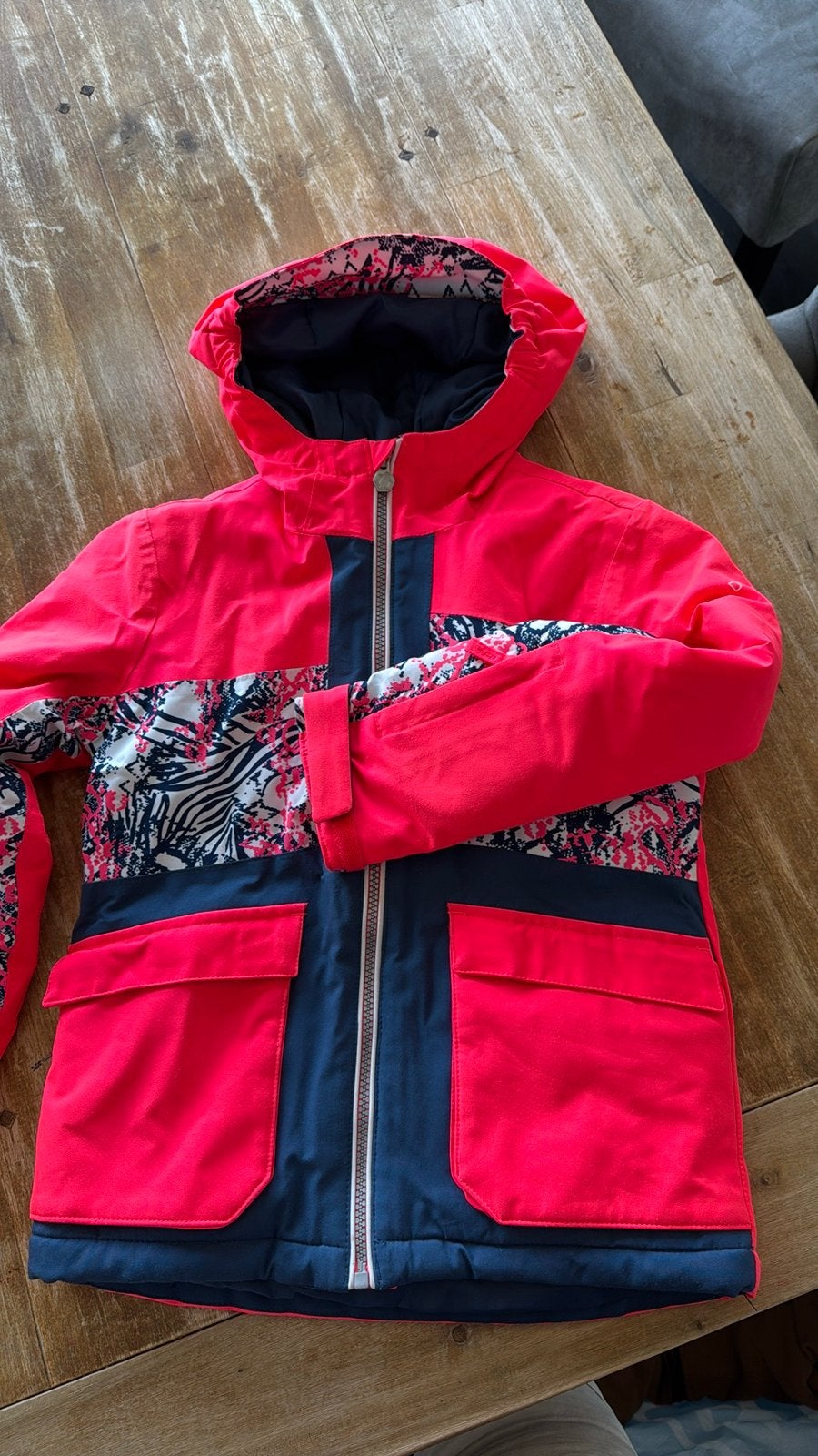 Neonroze/donkerblauwe ski-jas 9 jaar van ARRED, Ophalen of Verzenden, Zo goed als nieuw, Jongen of Meisje