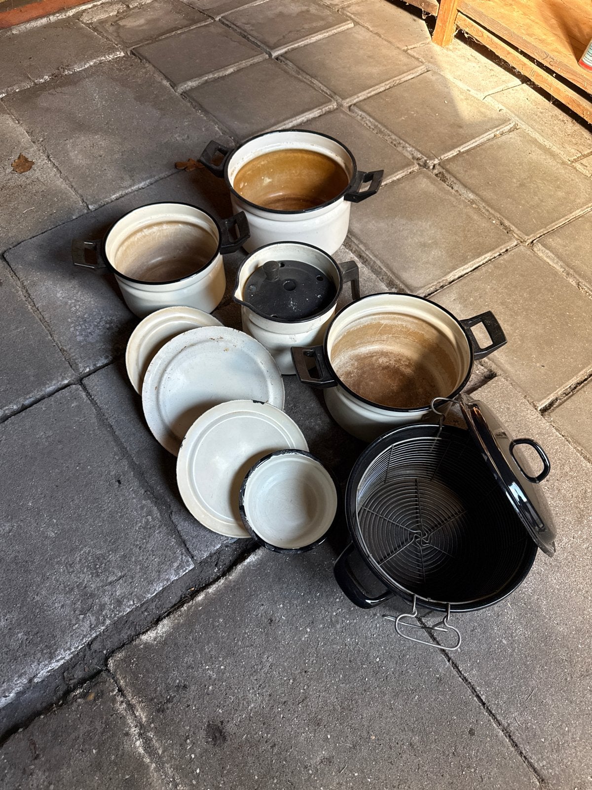 Vintage emaille pannen en schalen set, Ophalen