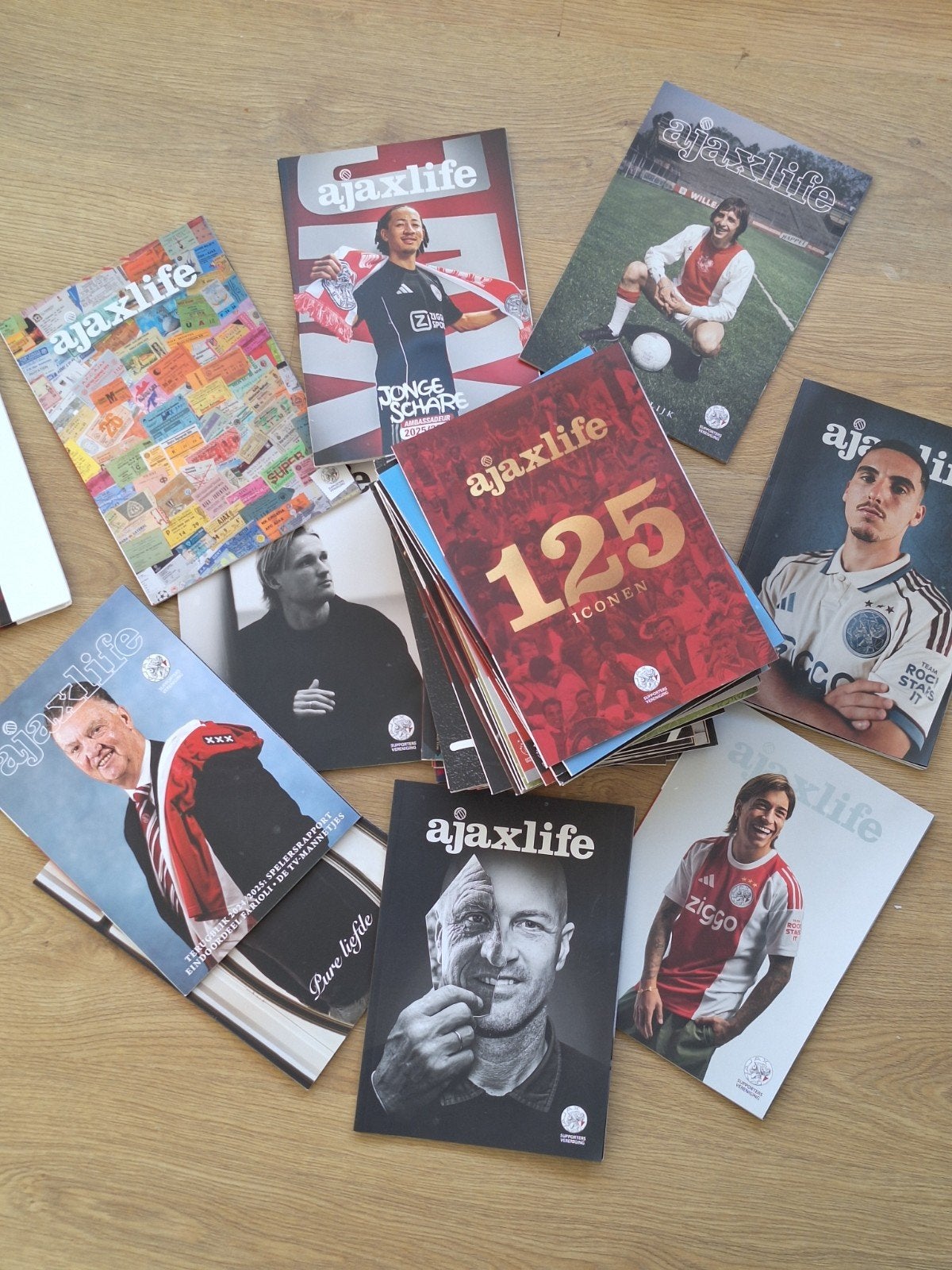 Ajaxlife clubblad collectie - Diverse edities, Ophalen, Zo goed als nieuw, Sport en Vrije tijd