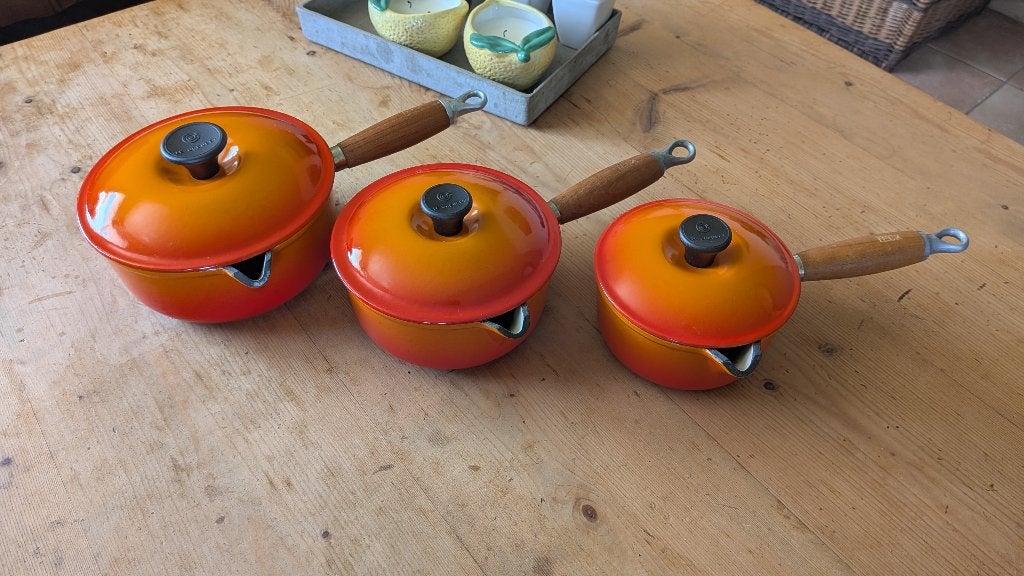 3x Vintage Le Creuset Geëmailleerde Gietijzeren Steelpannen, Gietijzer, Met deksel, Le Creuset, Ophalen of Verzenden