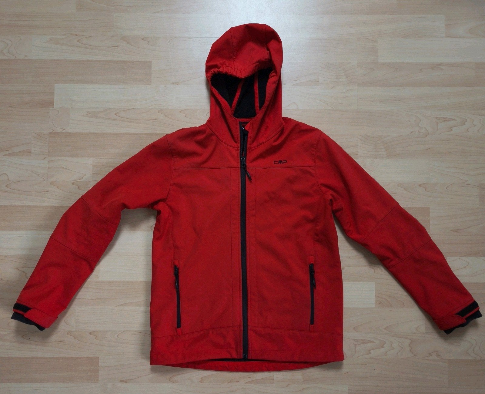 Rode softshell jas in maat 164, Kinderen en Baby's, Kinderkleding | Maat 164, Jongen of Meisje, Ophalen of Verzenden, Zo goed als nieuw