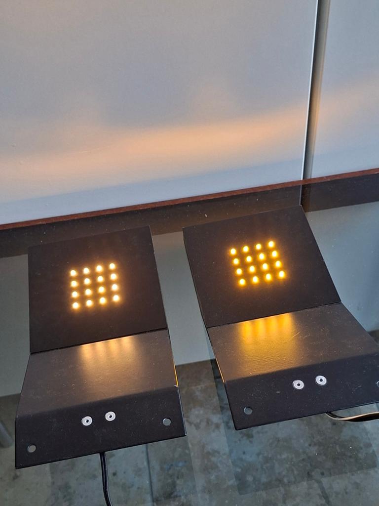 2 x spotjes voor kast / inloopkast, Minder dan 50 watt, Wandlamp, Ophalen of Verzenden, Netvoeding