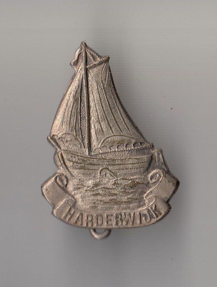 Scheepvaart Harderwijk Zeilboot broche, Gebruikt, Niet vindbaar, Niet vindbaar, Speldje of Pin