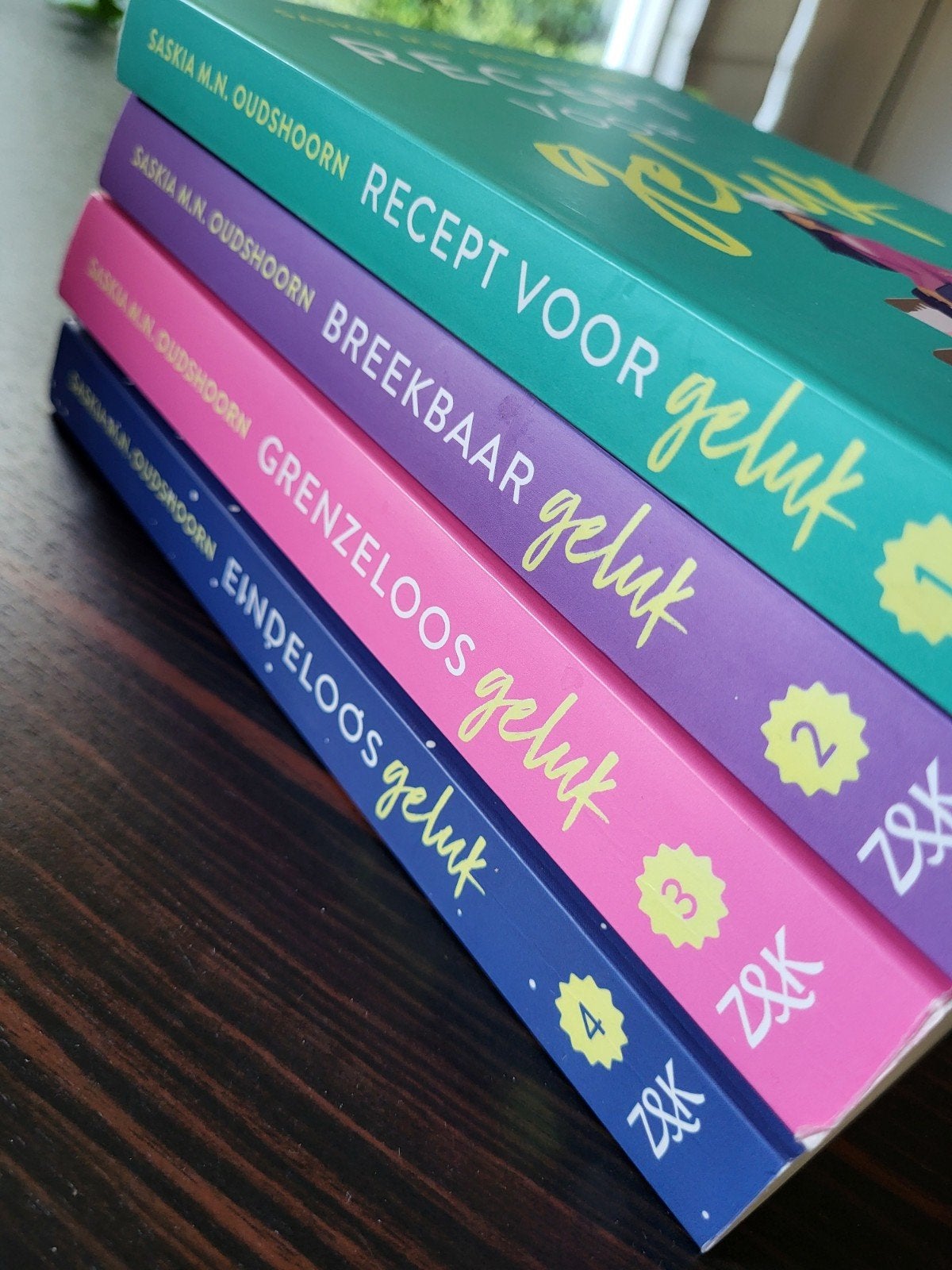 Saskia Mn Oudshoorn Geluk serie, Boeken, Chicklit, Ophalen of Verzenden, Zo goed als nieuw