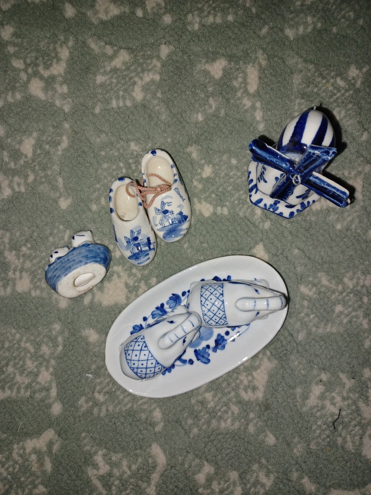 Delfts blauw miniatuur servies en beeldjes, Ophalen of Verzenden, Gebruikt, Porselein, Beeldje(s)