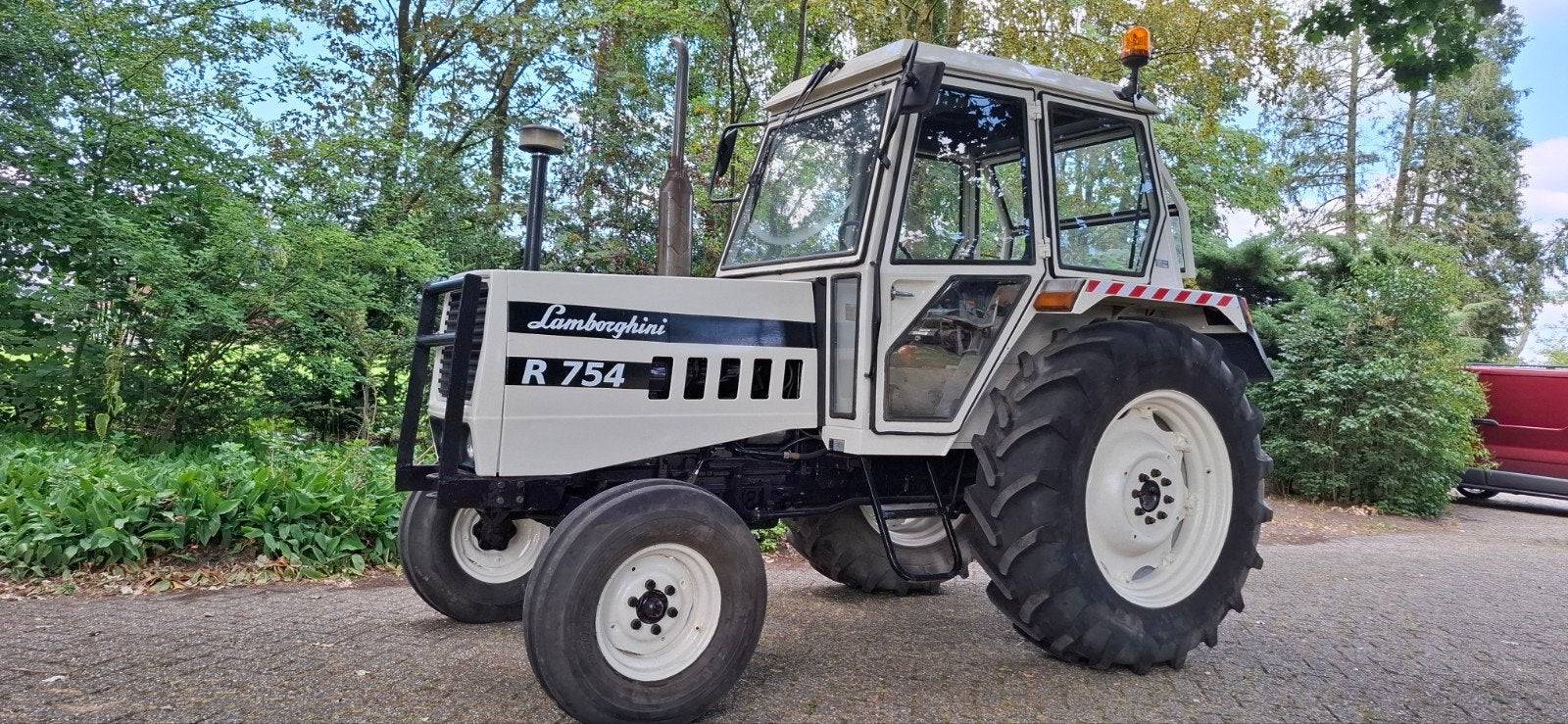 Lamborghini R754 tractor bj 1983 stuurbekrachtiging, Zakelijke goederen, Agrarisch | Tractoren, Ophalen, Gebruikt, Tot 80 Pk, 7500 tot 10000