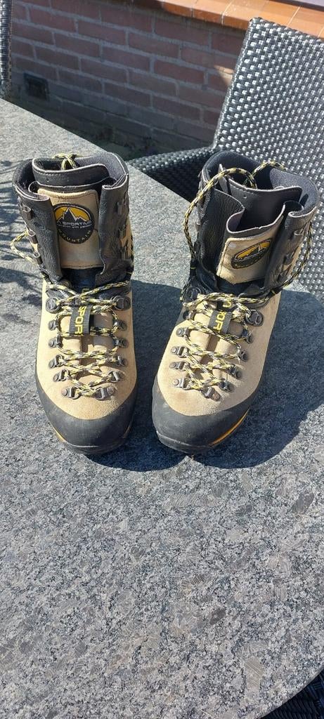 bergschoenen maat 41  La Sportiva, Ophalen, Zo goed als nieuw, Schoenen