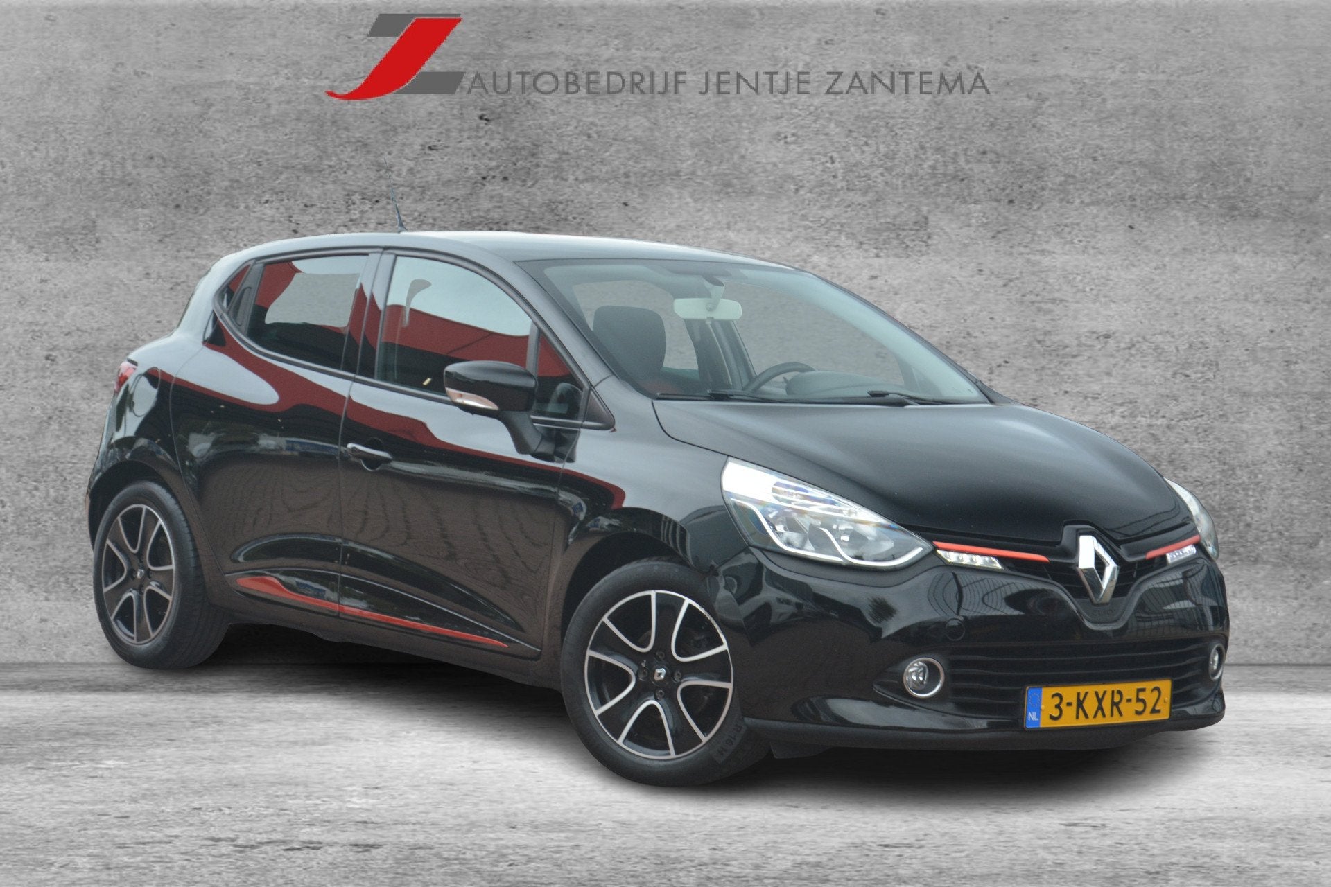 Renault Clio 0.9 TCe Expression | Navigatie | Trekhaak | Air, Voorwielaandrijving, Stof, Zwart, 540 kg