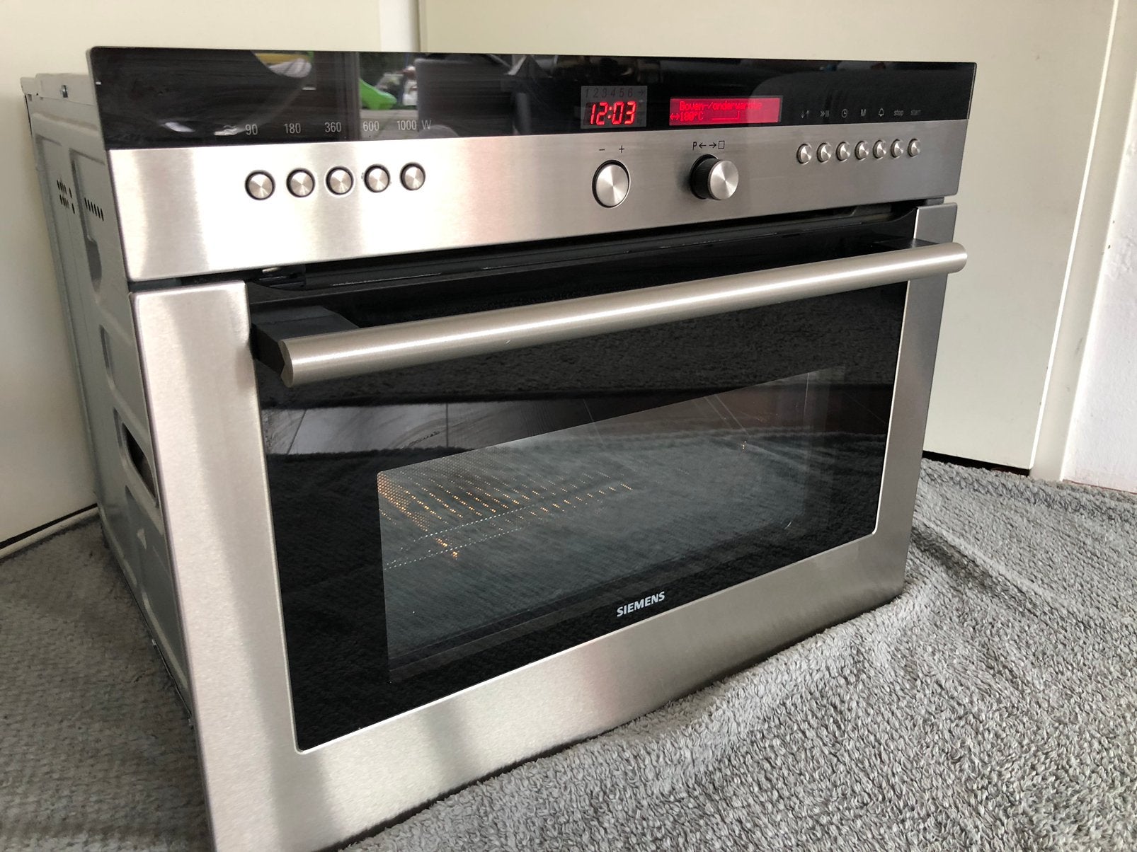 SIEMENS COMBI OVEN MAGNETRON EN GRILL, Witgoed en Apparatuur, Ovens, Ophalen, Zo goed als nieuw, Oven met grill