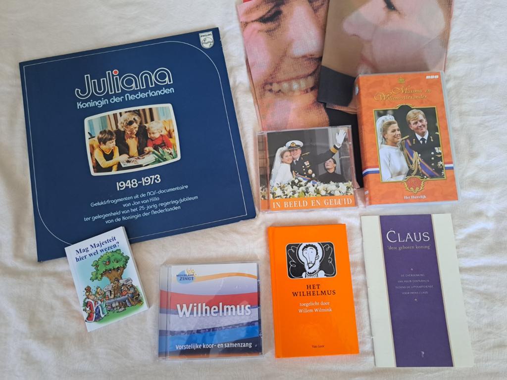 Royalty - Heel veel tijdschriften en boeken - 4 volle dozen, Diverse auteurs, Zo goed als nieuw, Ophalen, 20e eeuw of later