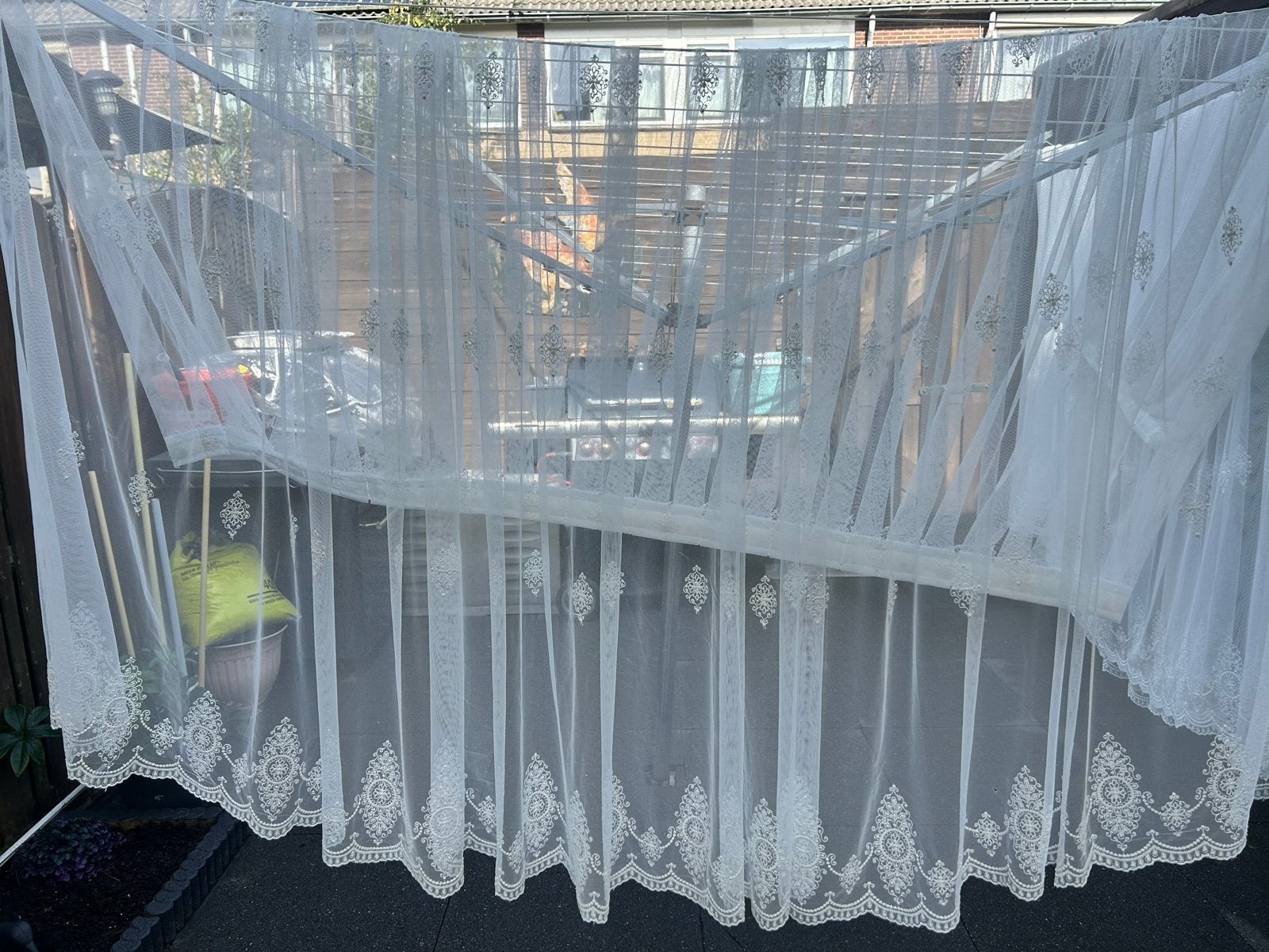 Set van 2 witte vitrage gordijnen met borduursel, Ophalen of Verzenden, Gebruikt, Wit, Vitrage
