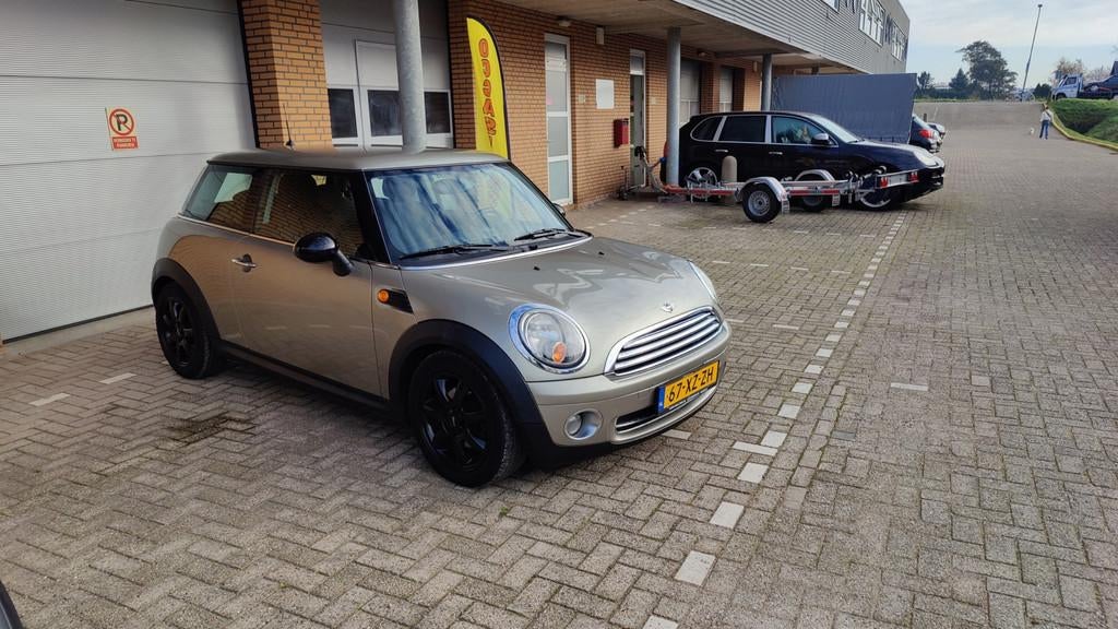 Mini Mini 1.4 One Pepper Nieuwe APK Zeer nette auto, Voorwielaandrijving, Gebruikt, 4 stoelen, 49 €/maand