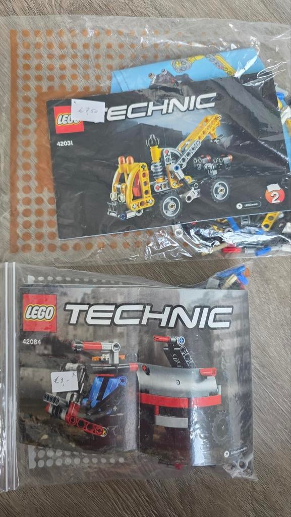 LEGO Technic 42031 (niet compleet) en  lego technic 42084, Ophalen of Verzenden, Gebruikt
