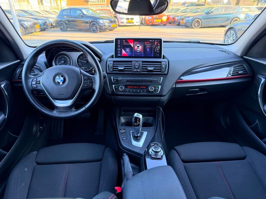 BMW 1-serie 116i High Executive Sport|Nieuwe Ketting + Kleps, Auto's, Gebruikt, 4 cilinders, 650 kg, Hatchback