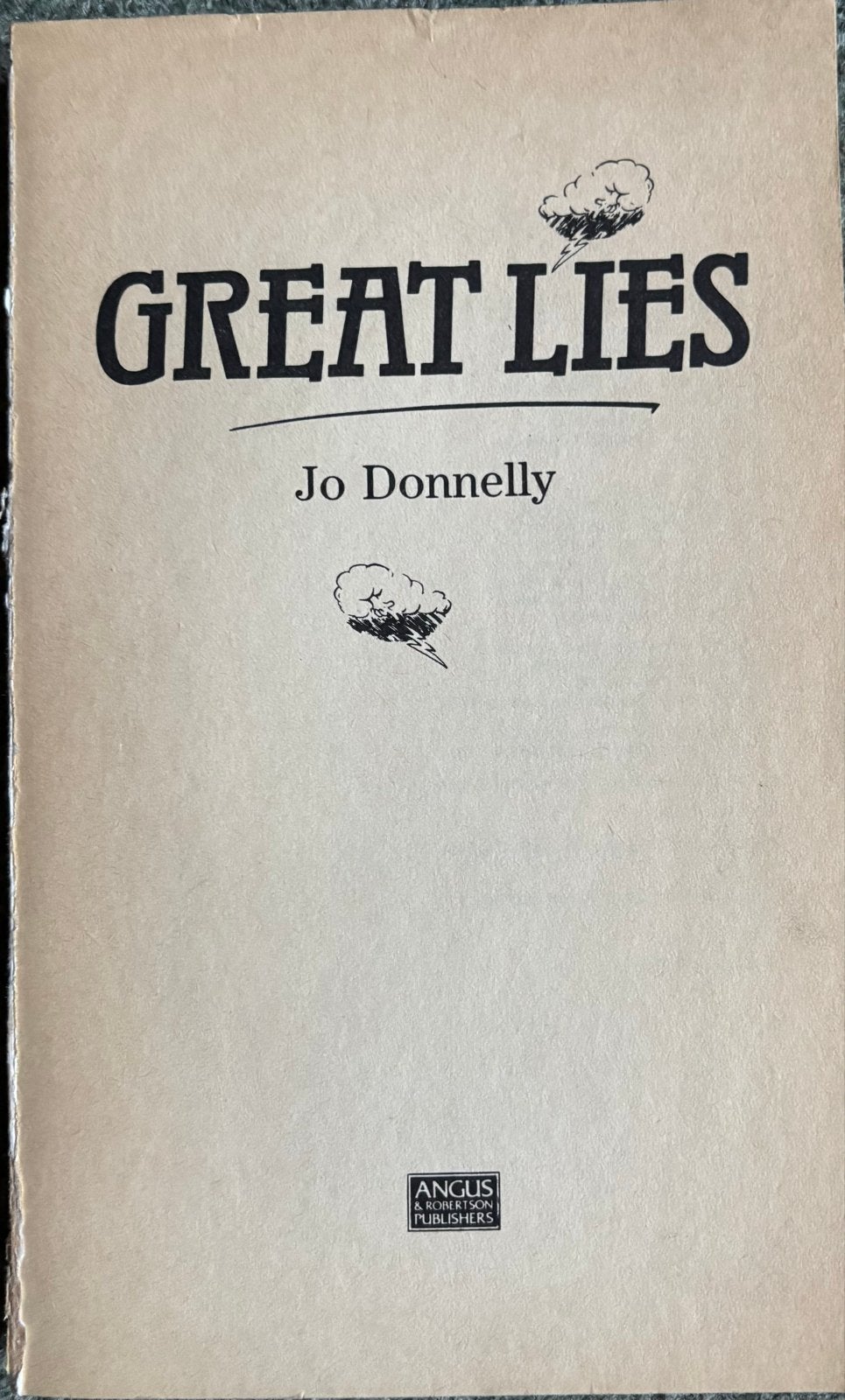 Great Lies - Jo Donnelly (Angus & Robertson Publishers), Ophalen of Verzenden, Gelezen, Wereld overig