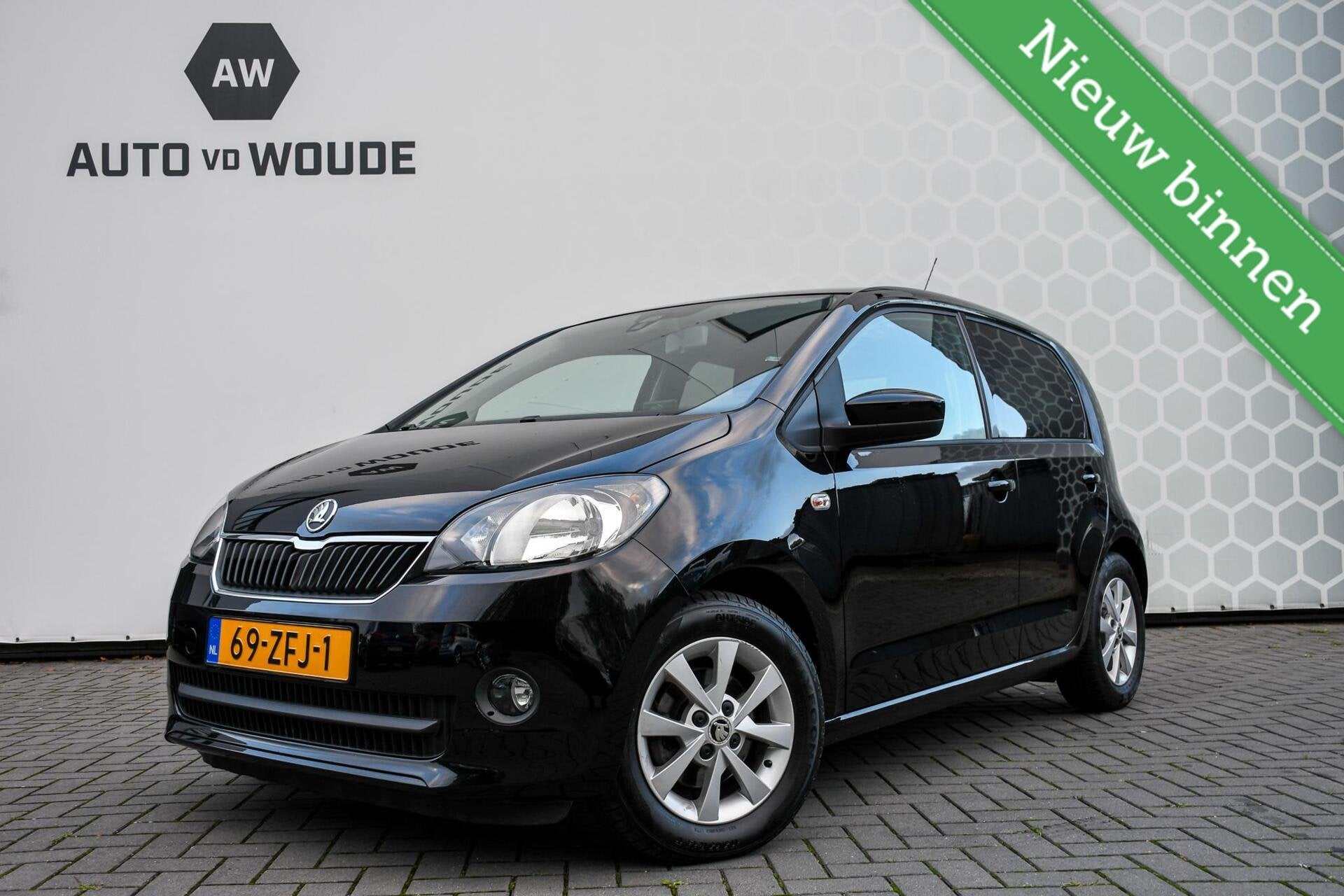 Skoda Citigo 1.0 Elegance Cruise Automaat Stoelverwarming, Auto's, Euro 5, Stof, Gebruikt, Zwart