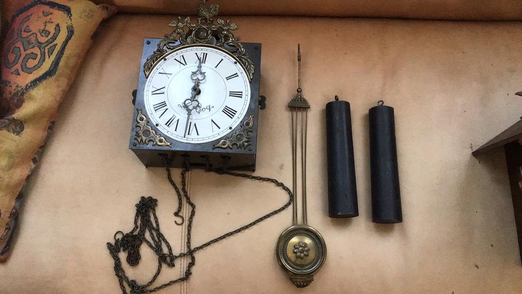 Haantjes klok oftewel een Franse comtoise klok, Ophalen