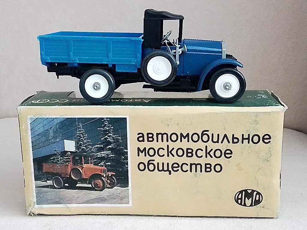 Amo F15 Russians first truck Elecon Novoexport made in ussr, Hobby en Vrije tijd, Modelauto's | 1:43, Ophalen of Verzenden, Zo goed als nieuw