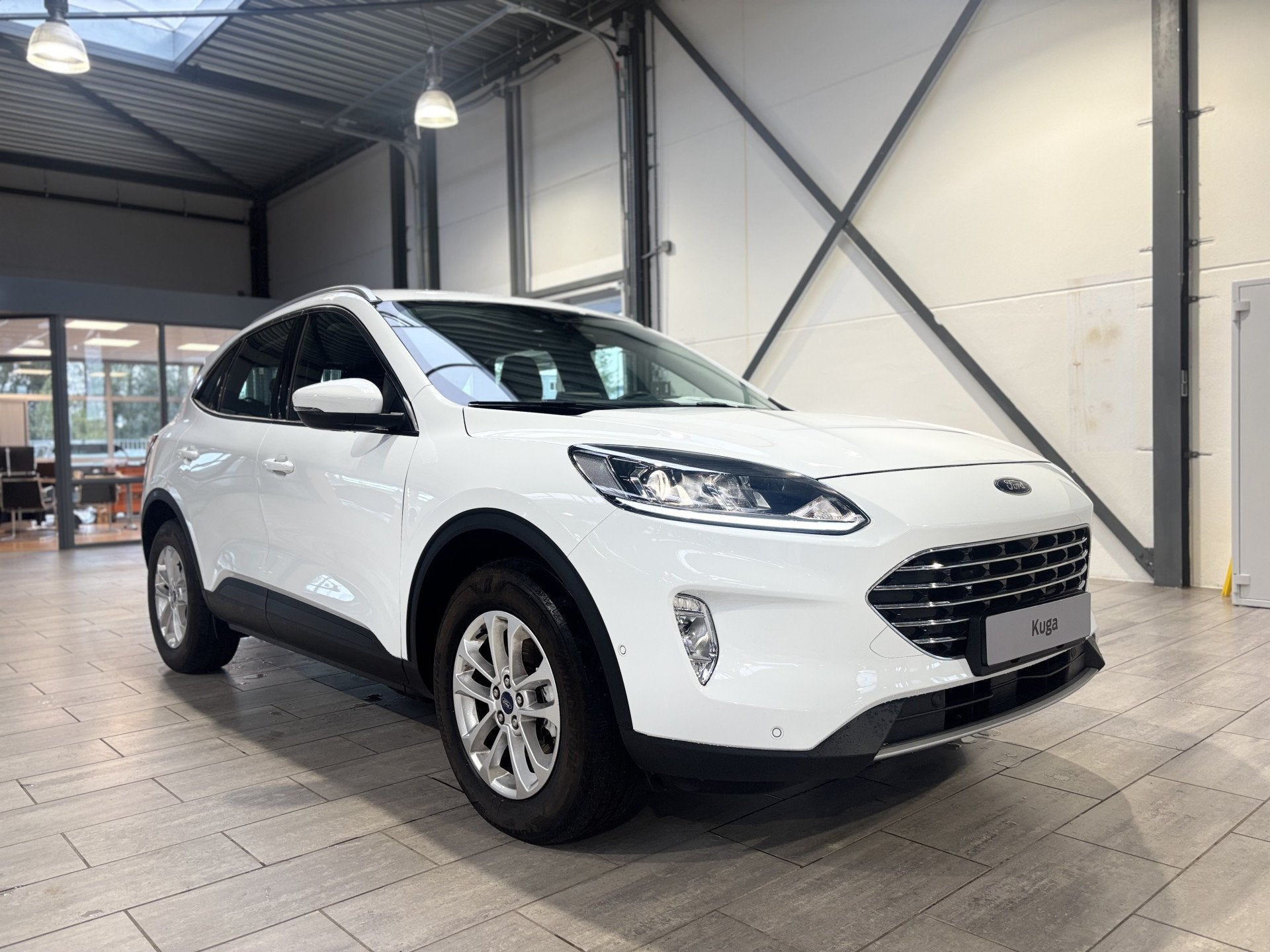 Ford Kuga 2.5 PHEV 225 pk Titanium | Trekhaak | Stoelverw. |, Gebruikt, 4 cilinders, Wit, Plug-in hybride