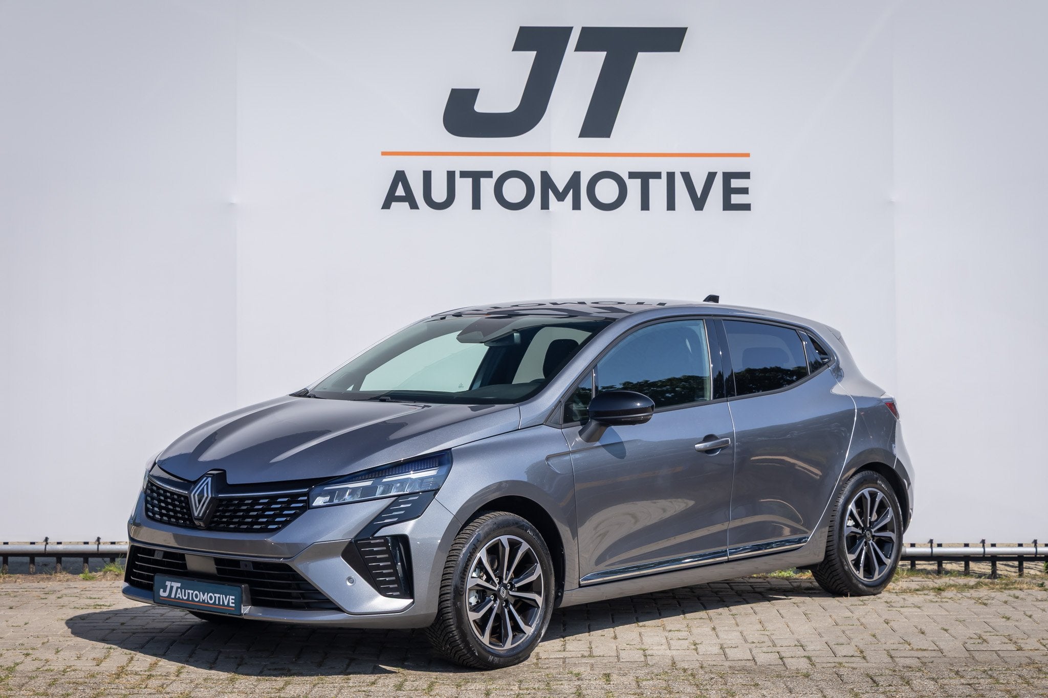 Renault Clio E-TECH HYBRID 1.6 ETFH 145 techno Stoelverwarmi, Gebruikt, Euro 6, 4 cilinders, Automatische klimaatregeling