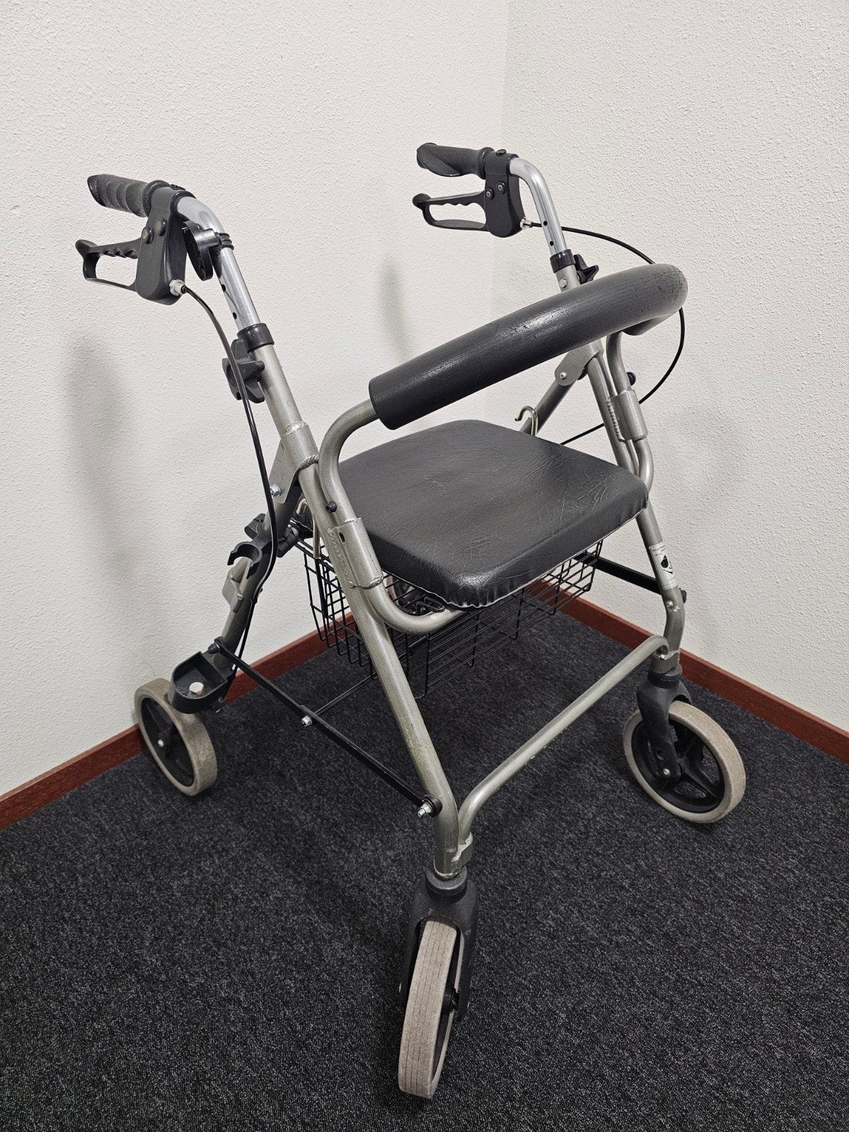 Rollator  - Perfecte staat!, Ophalen, Opvouwbaar, Zo goed als nieuw
