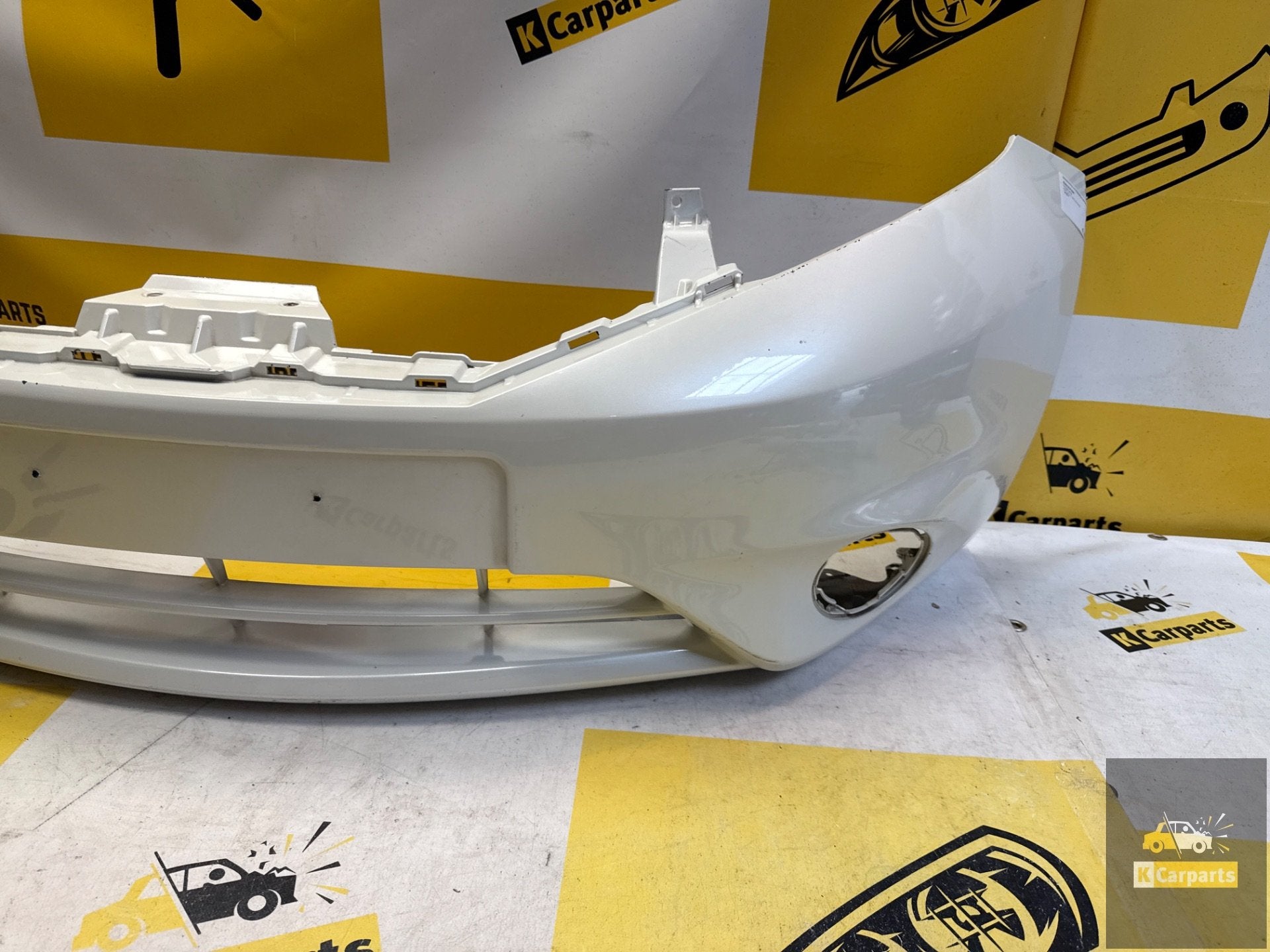 Nissan Note) voorbumper Origineel! 620223VU5H, Voor, Takashima 1-chome 1-1
220-8686  Yokohama, Ophalen of Verzenden, Bumper