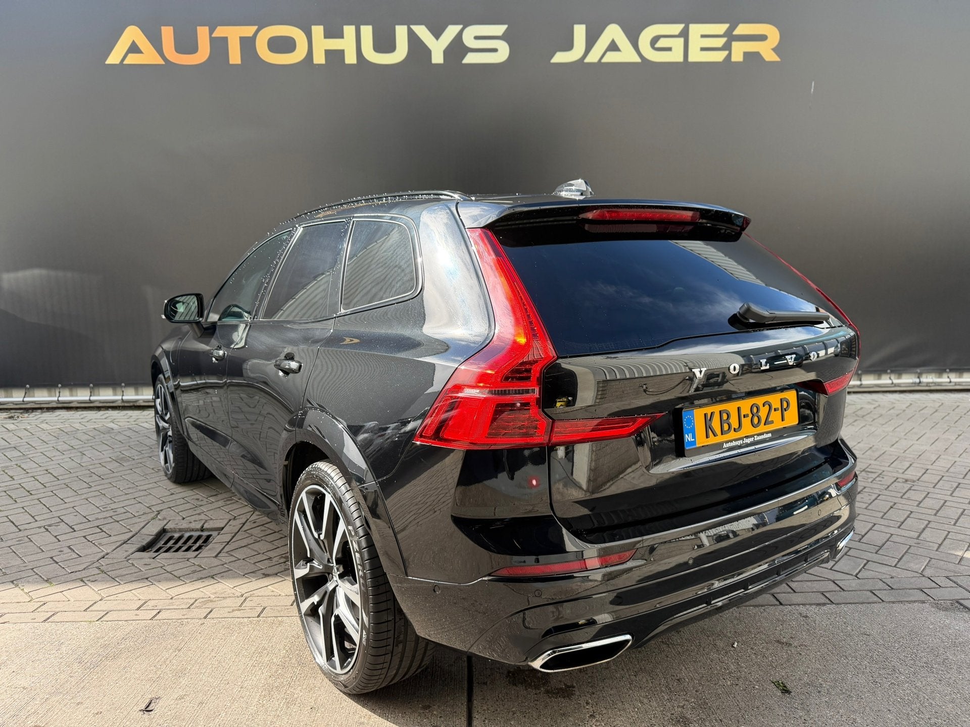 Volvo XC60 2.0 Recharge T8 AWD Inscription Pano 360 Leer Car, Auto's, Dealer onderhouden, Gebruikt, 1969 cc, Zwart