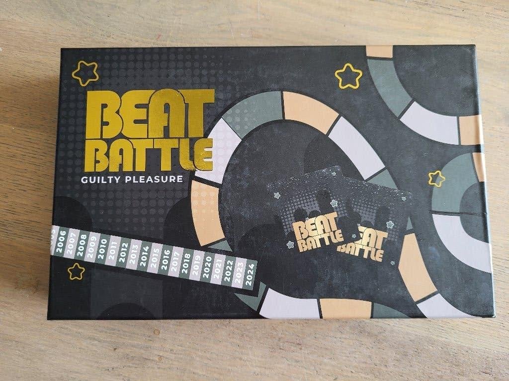 spel Beat battle - muziek spel - kaartjes nog in folie!, Vijf spelers of meer, Ophalen of Verzenden, Zo goed als nieuw