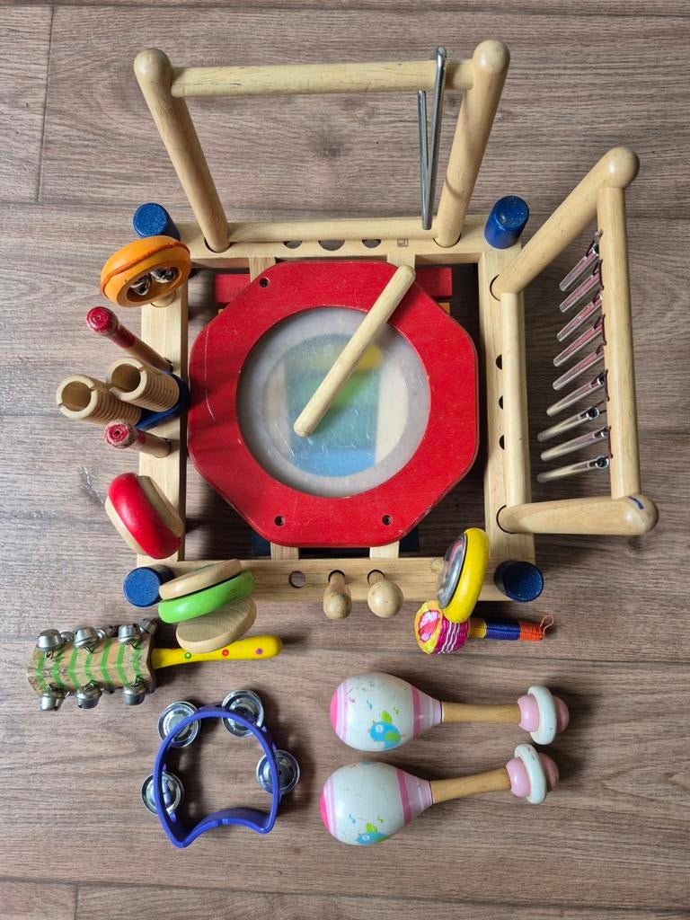 Houten muziekcentrum met 14 instrumenten, Kinderen en Baby's, Speelgoed | Houten speelgoed, Ophalen of Verzenden, Gebruikt, Overige typen