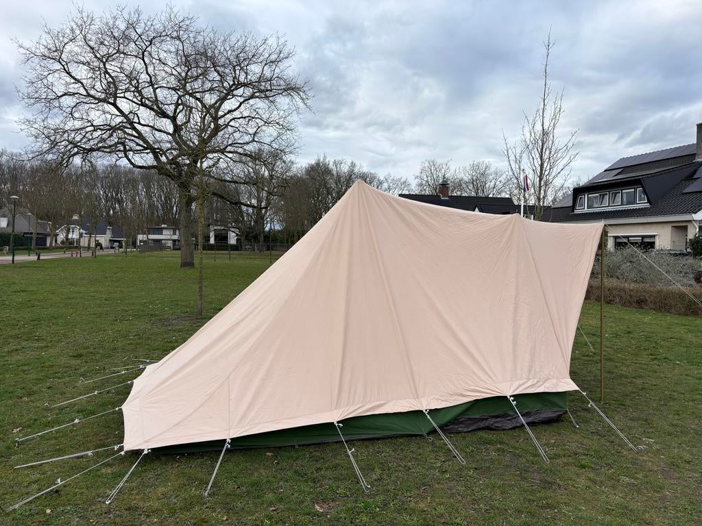 ESVO Pyramide Tent - Ruime Familietent 4P PYR4COMF PLUS6, Caravans en Kamperen, Ophalen of Verzenden, Gebruikt, Tot en met 4